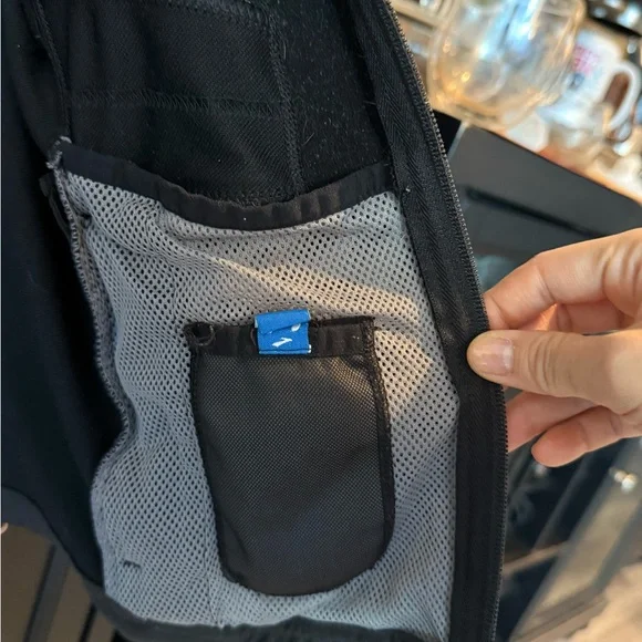 Women's Brooks Reflective Full Zip Black Running Jacket, Small, Fair Condition - Picture 13 of 13